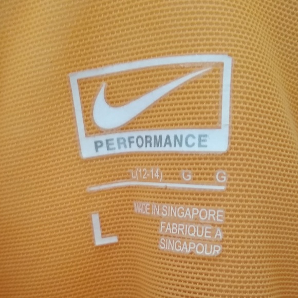 Nike Performance Razorback Top Built ln Sh… - Picture 4 of 8